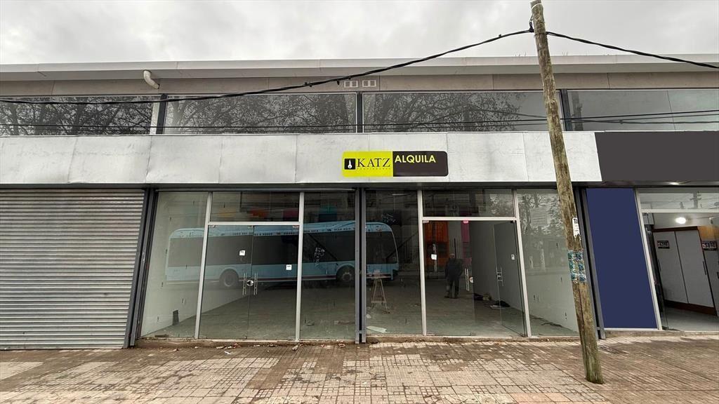 Carlos María Ramirez y Turquía, 150 m2 , 9 mts de frente !!