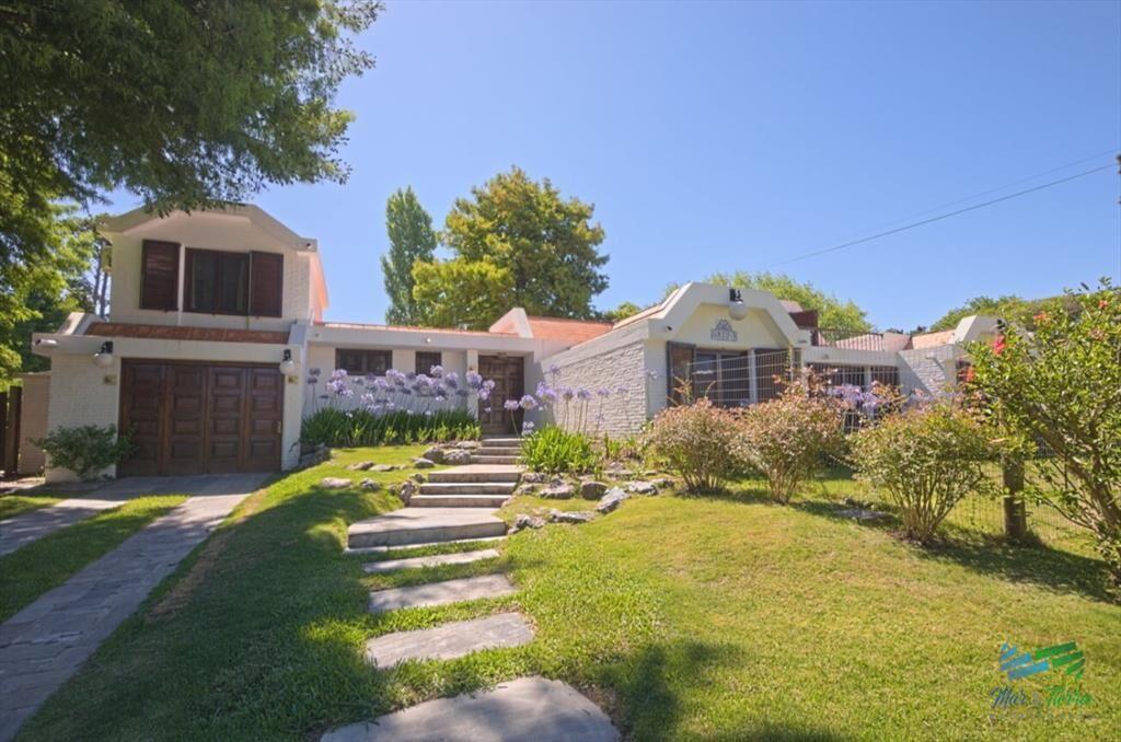 Casa de 4 dormitorios con piscina climatizada en alquiler