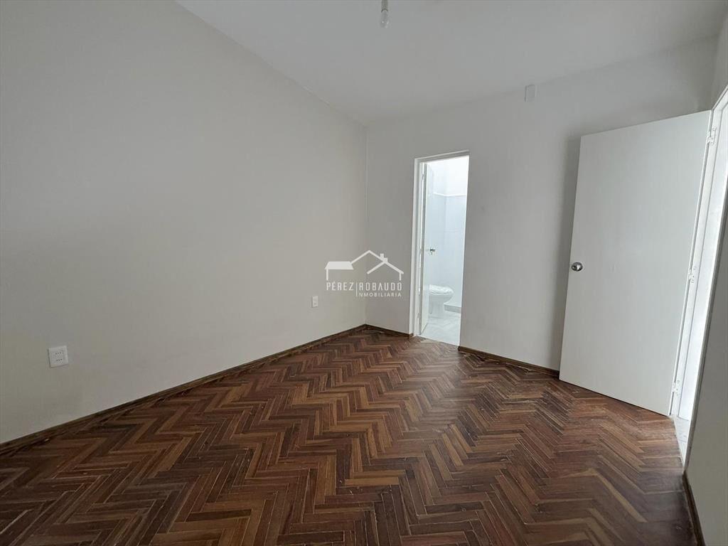 Alquiler apartamento de 1 dormitorio, planta baja- Carrasco