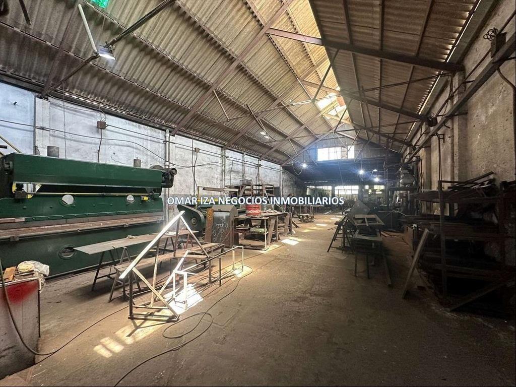 Venta Local Industrial en Pérez Castellanos, galpón + vivie