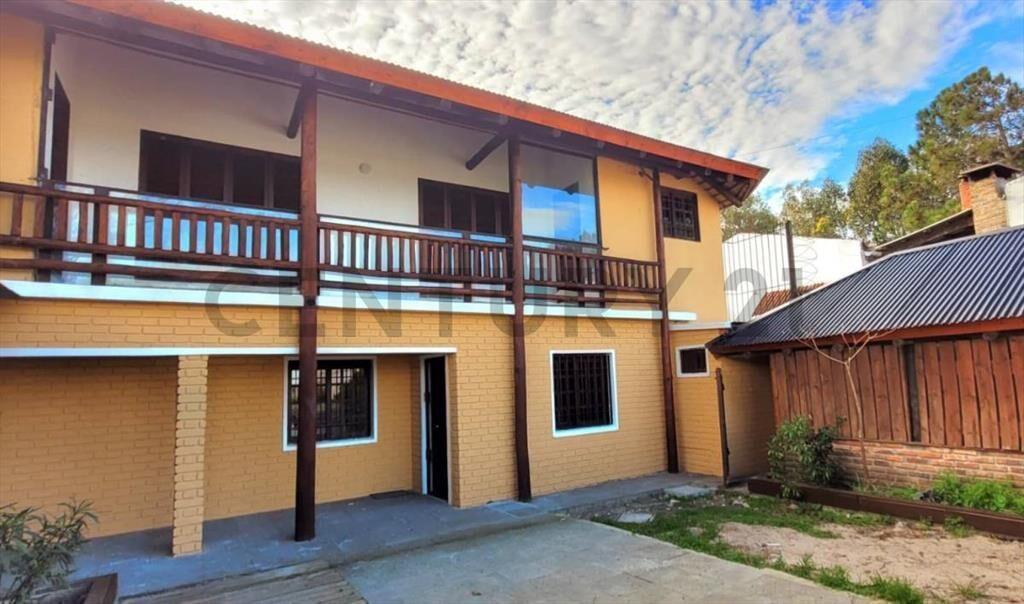 VENTA CASA FRENTE AL MAR 3 DORMITORIOS 4 BAÑOS PISCINA CO...