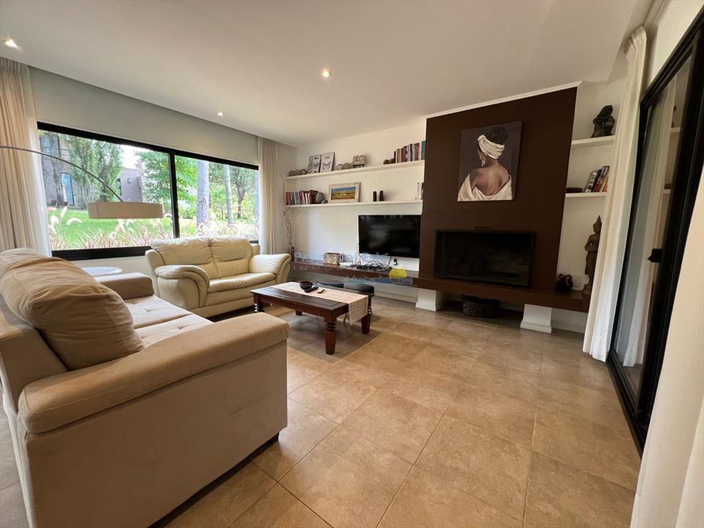 Alquiler anual y venta casa 2 dormitorios en