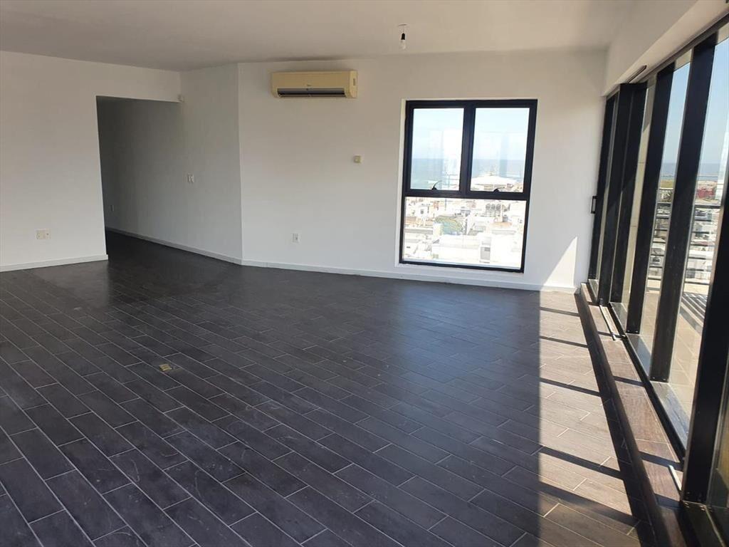 PLAZA ZABALA PISO 8