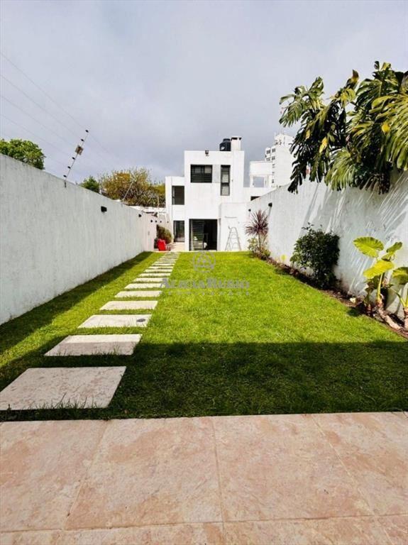 CASA EN VENTA 4 DORMITORIOS CON FONDO Y BARBACOA. COCHER...