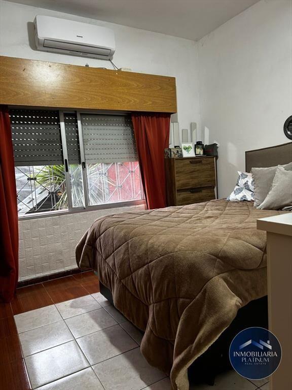 Venta 3 Casas con Renta y Cochera en Jardines del Hipódromo