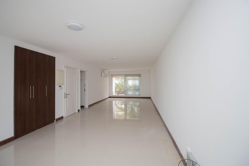 Venta apartamento sobre Rambla Punta Gorda