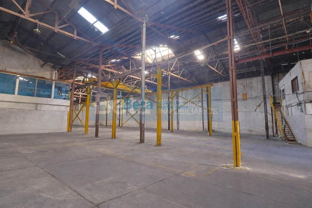 Venta Galpon- Local Comercial,  zona Aguada