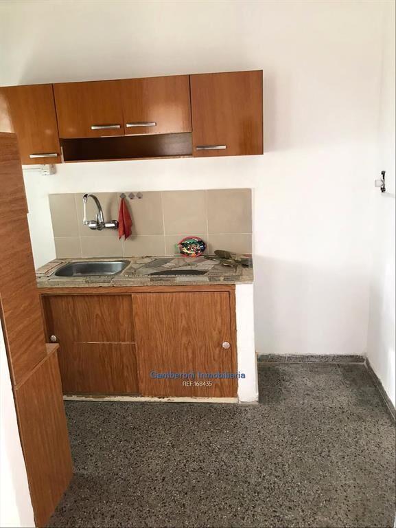 Apartamento en venta en planta baja. Está alquilado.