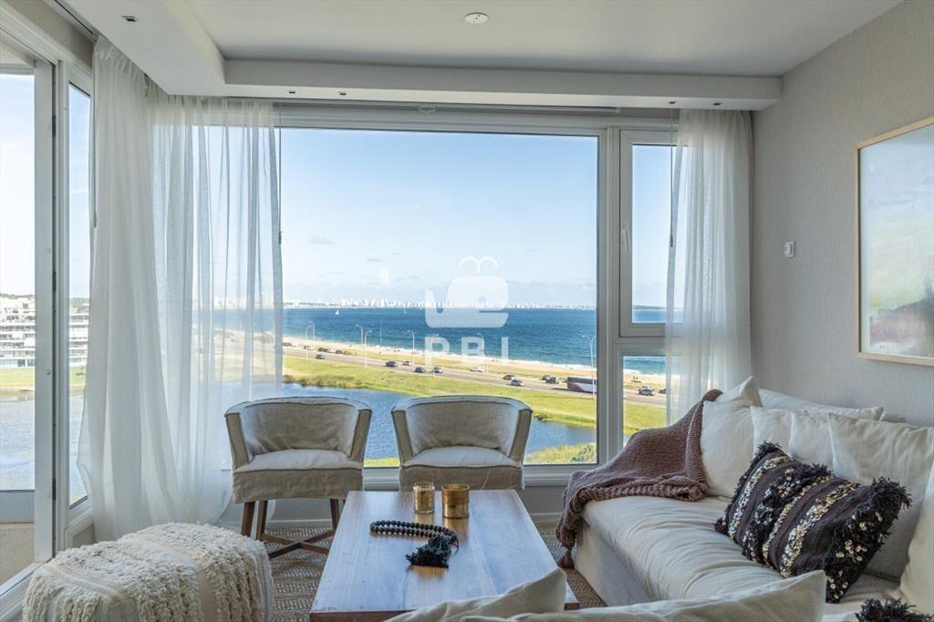 Venta de Espectacular Apartamento frente a la  -