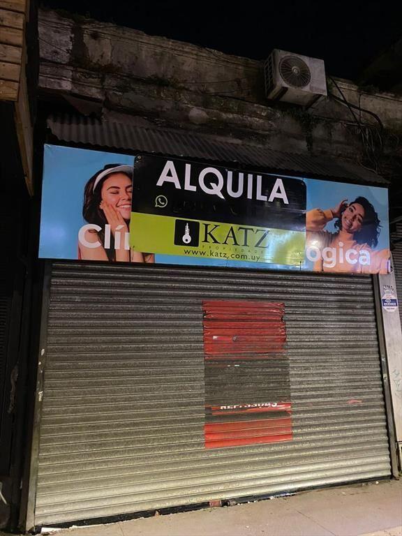 8 de octubre y Serrato, 50 m2 , 5 mts de frente !!