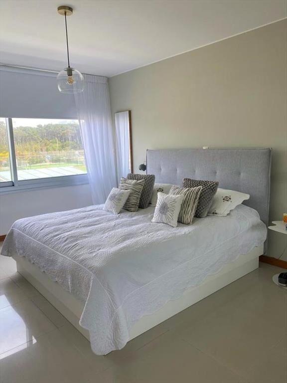 Alquiler 3 dormitorios en torre de categoría Punta del Este