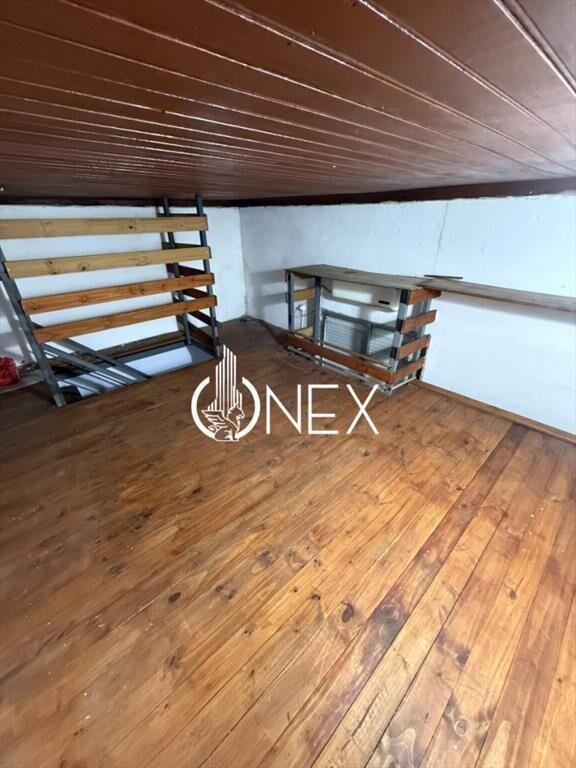 Se alquila local comercial en el centro de