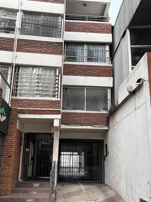 Vendo Cochera con renta, en Pocitos