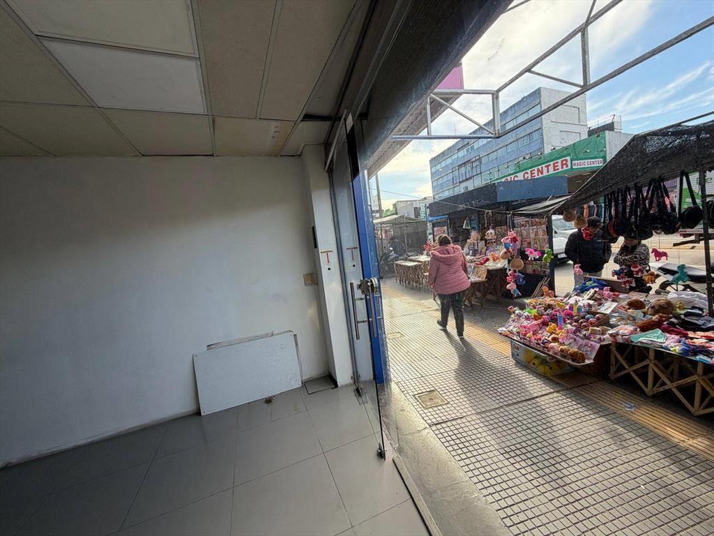 Alquiler de Local comercial en Avd. Agraciada con 80 Mts2 en