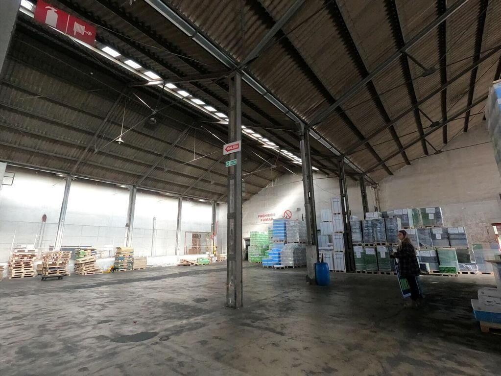 Venta Local Industrial en Aguada Av. Rondeau 5.300 metros