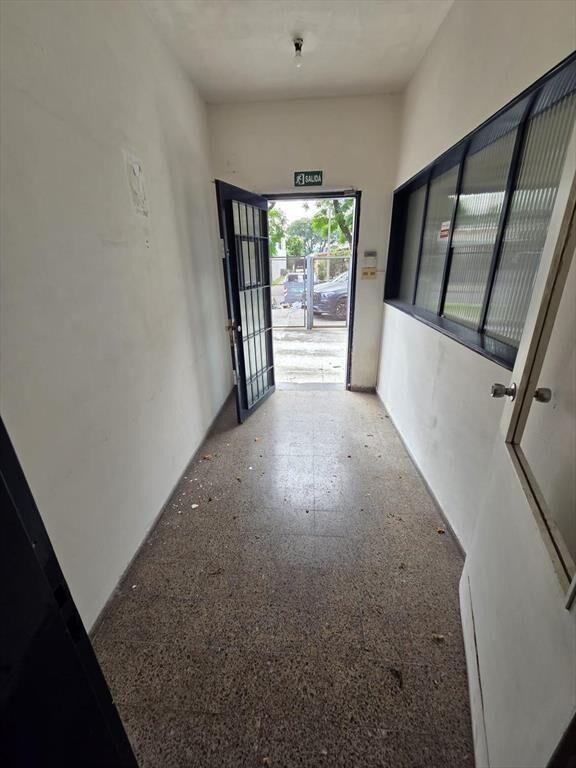 Proximo  Bv Batlle y Ordoñez y Varela, 511 m2 edificados, t