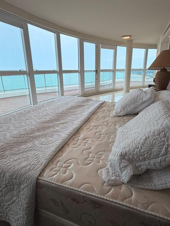 Alquiler temporal Penthouse con piscina en Playa Mansa