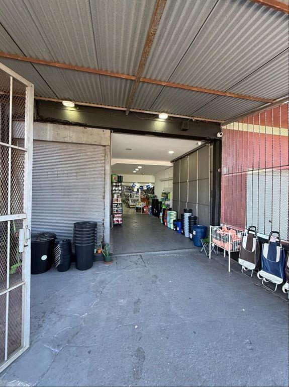 VENTA Local comercial de 240m2 en Perez Castellanos