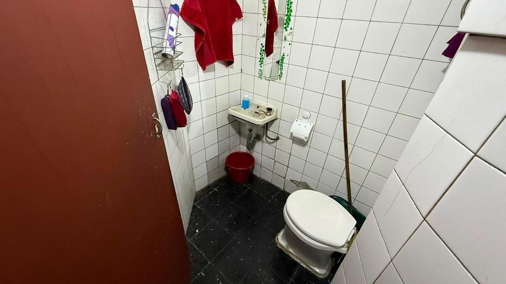 8 de octubre esq. Viana, 75 m2 salón + deposito, 5m de fren