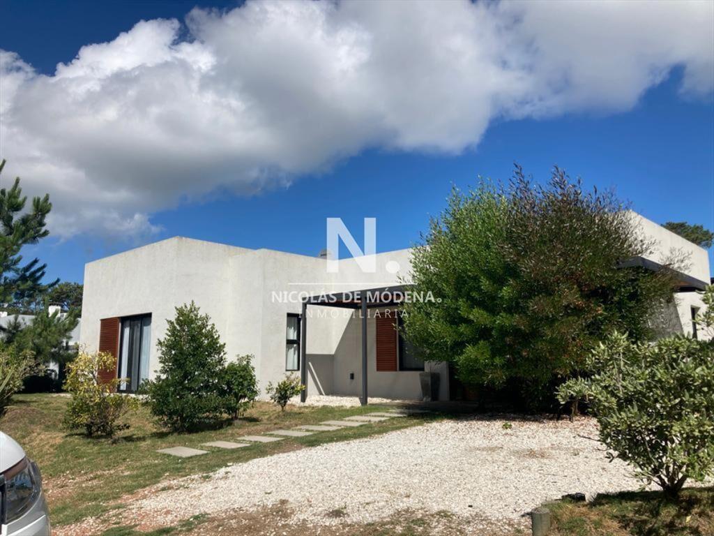 Vende impecable casa de 3 dormitorios en excelente ubicaciÃ