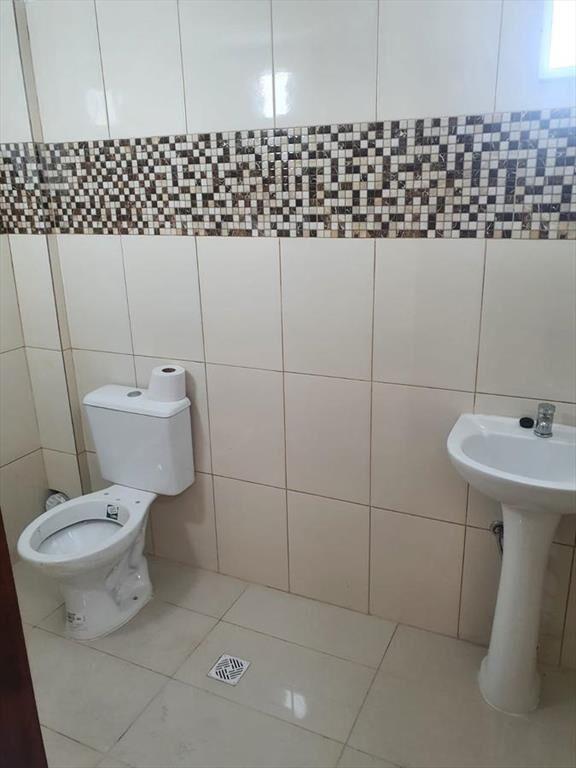 Local - Acevedo Diaz proximo Tres Cruces, 6 mts de frente,
