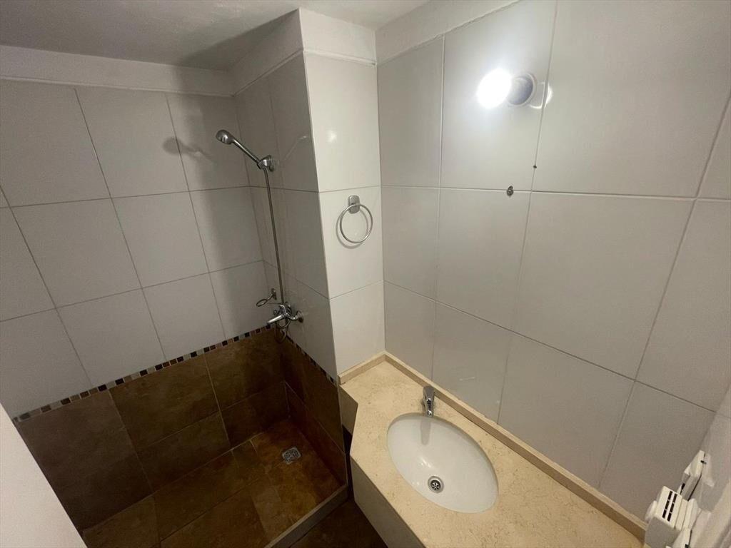 Apartamento monoambiente en alquiler sobre Rambla Malvín -