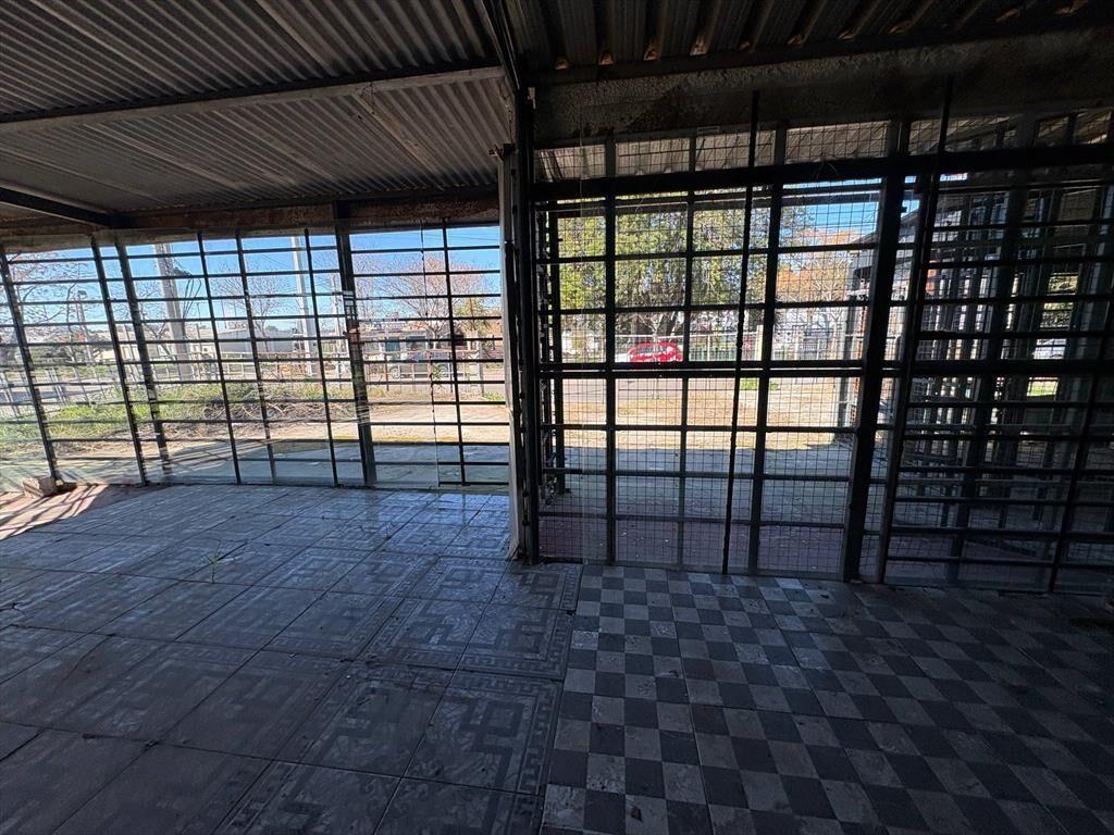 Alquiler - Local Comercial esquina en Paso de la Arena - Cam