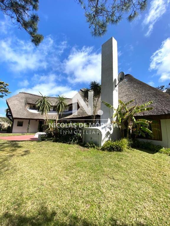 Gran chalet en venta a metros de Palaya Brava