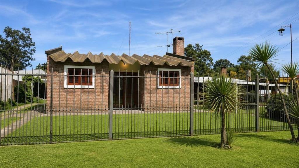 Venta casa 2 dormitorios 625m terreno lado Sur a 1 de la ...