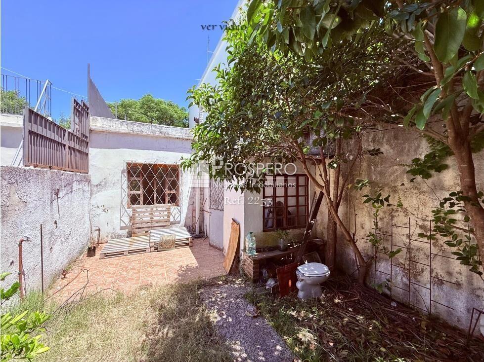 2233/4 Venta terreno con construccion 2dorm Pocitos Nuevo