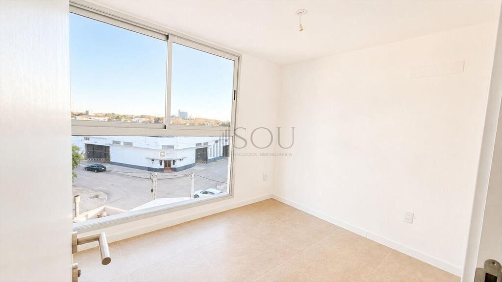 Venta apartamento de 2 dormitorios y cochera en Dolores, So