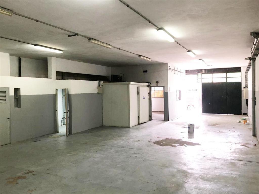 Amplio local comercial y vivienda sobre Avenida Millán - Sa
