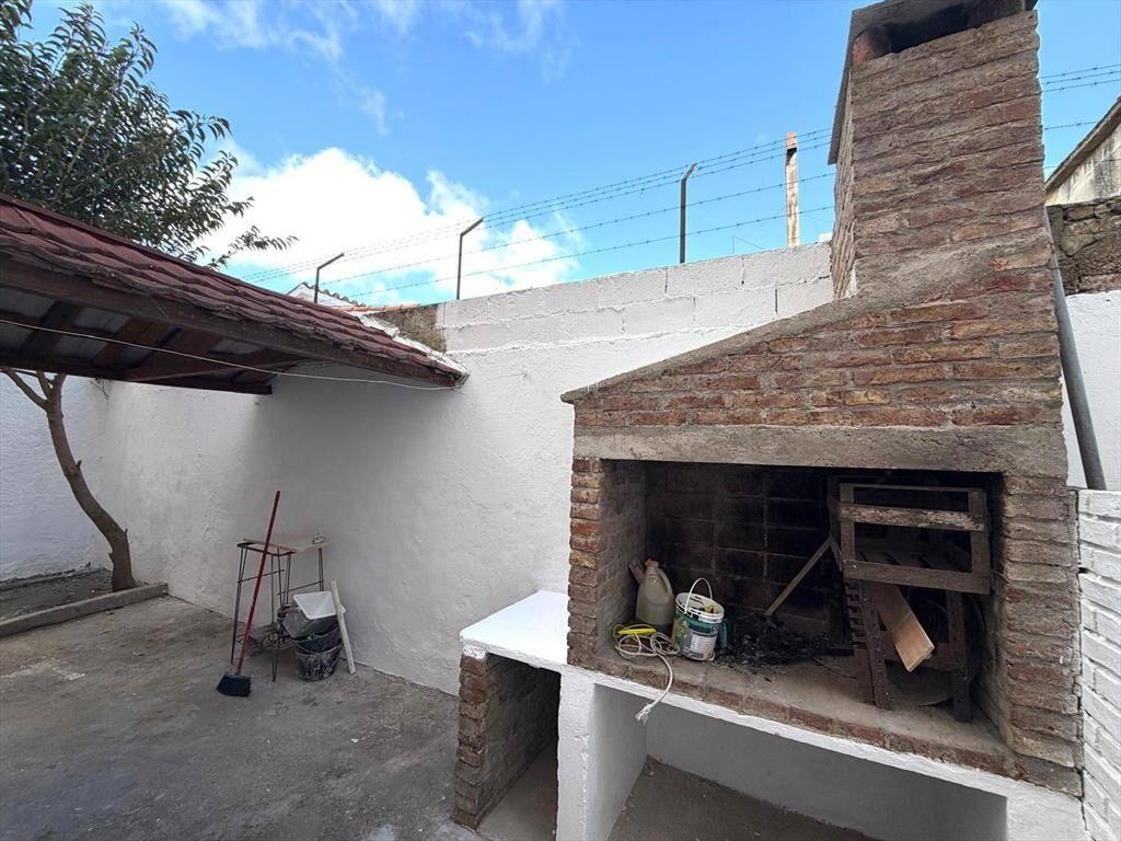 Alquiler de Casa en Mateo Vidal con 1 dormitorio y garaje e