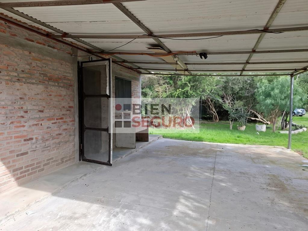 Chacra de 1.200 m², con sólida casa, en venta en Las Brujas