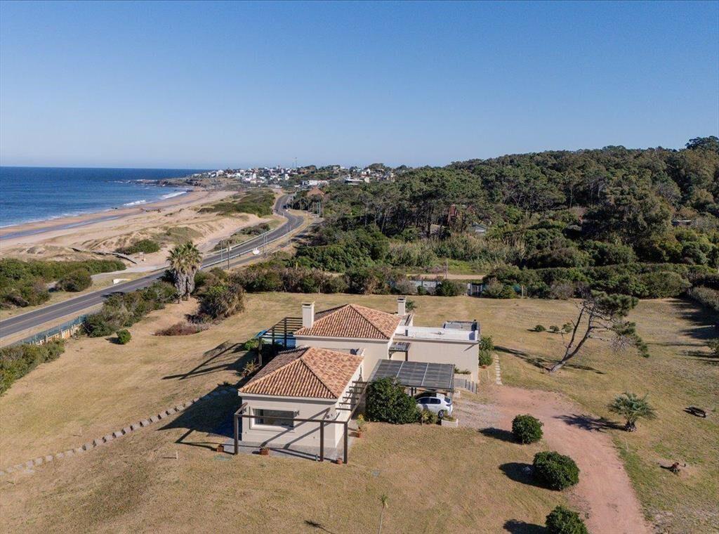 Venta de Casa Frente al Mar, 3 dormitorios,piscina, jacuzzi