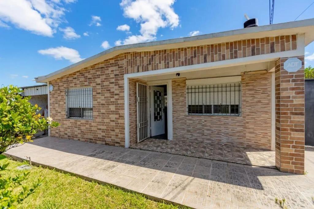 Venta Casa 2 Dormitorios, FINANCIADA, en Pando