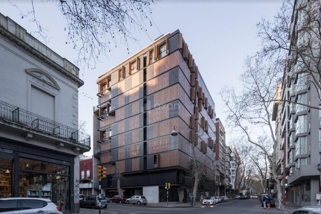 VENTA APARTAMENTO 2 DORMITORIOS CENTRO DE MONTEVIDEO CON RE