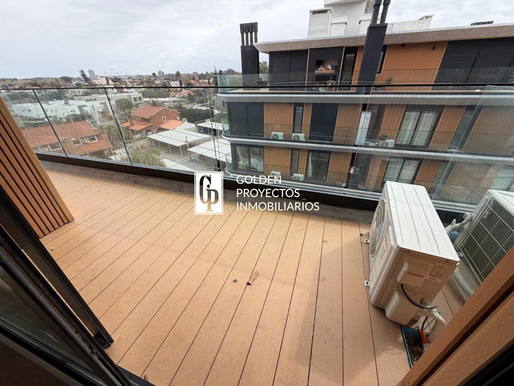 Apartamento en Alquiler 2 Dormitorios con Cocina definida e