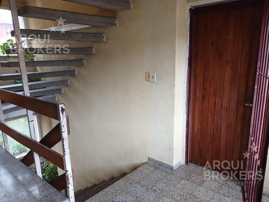 Apartamento de dos dormitorios en venta en Villa Española c