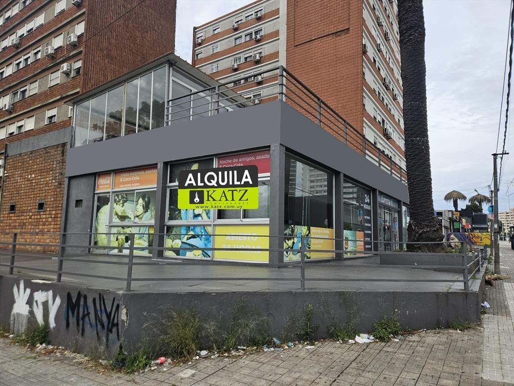 Luis Alberto de Herrera, esquina, frente Nuevocentro, 375 m