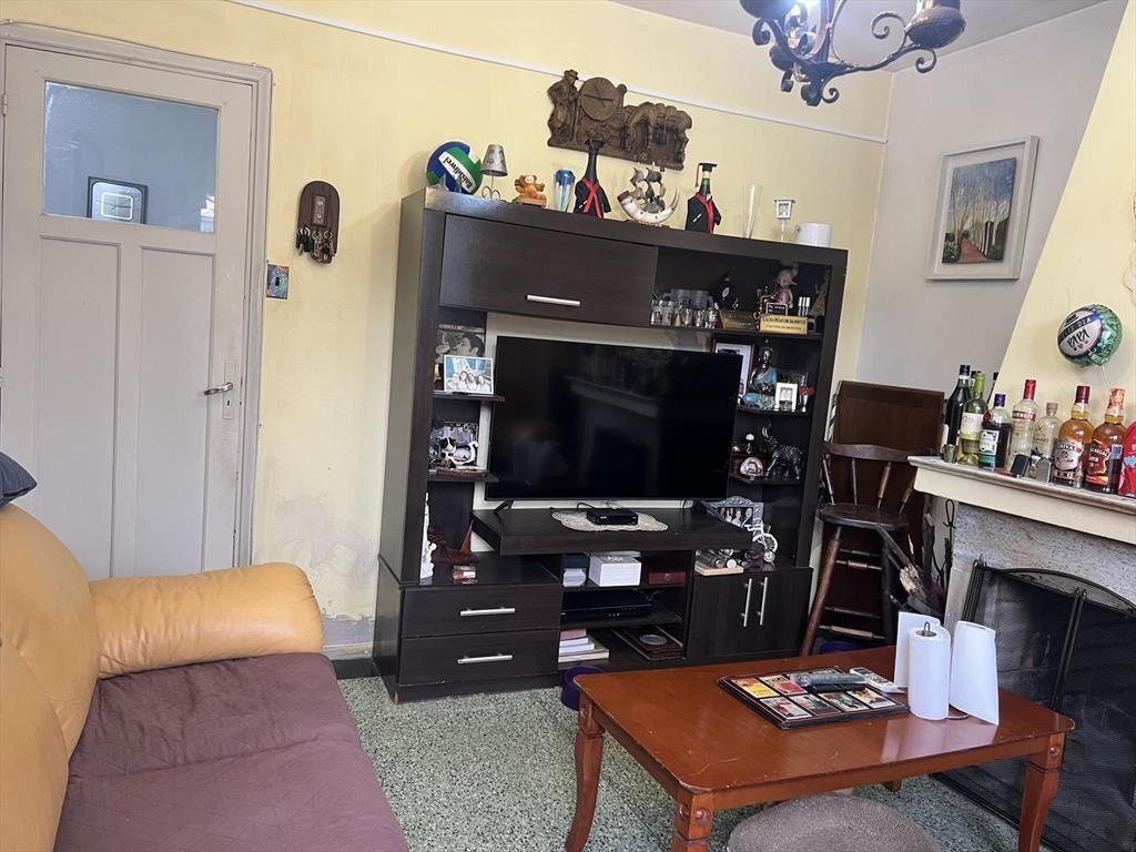 Venta Casa dos dormitorios con Apto y Depósito en Aires Pur