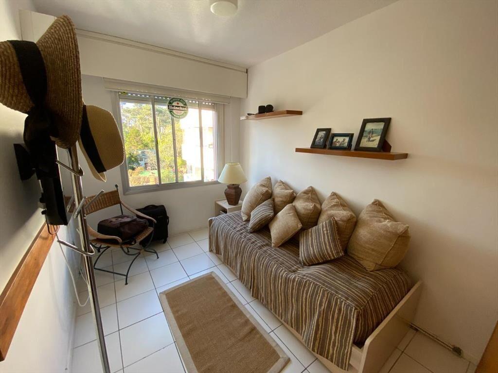 Gran Pent House, proximo a playa mansa, parada 16, vista al