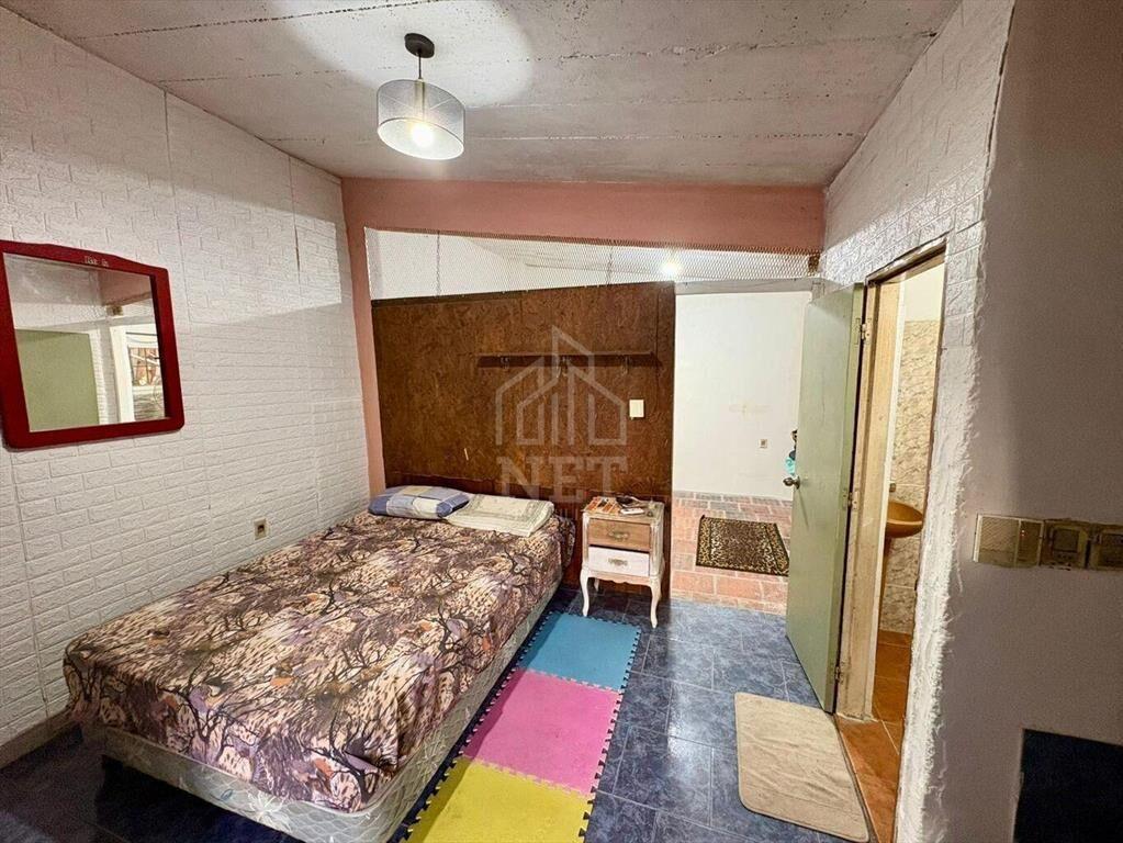 Venta galpón co apartamentos, Cerro.