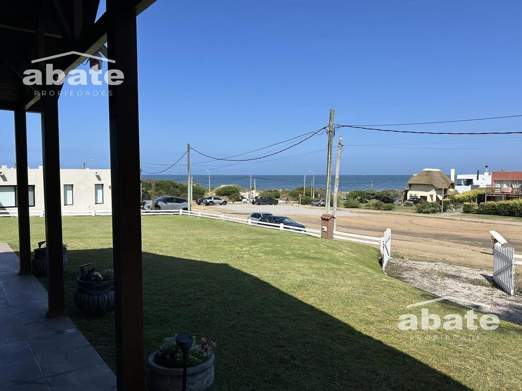 Venta de Casa de 3 dormitorios en Punta Colorada, Maldonado