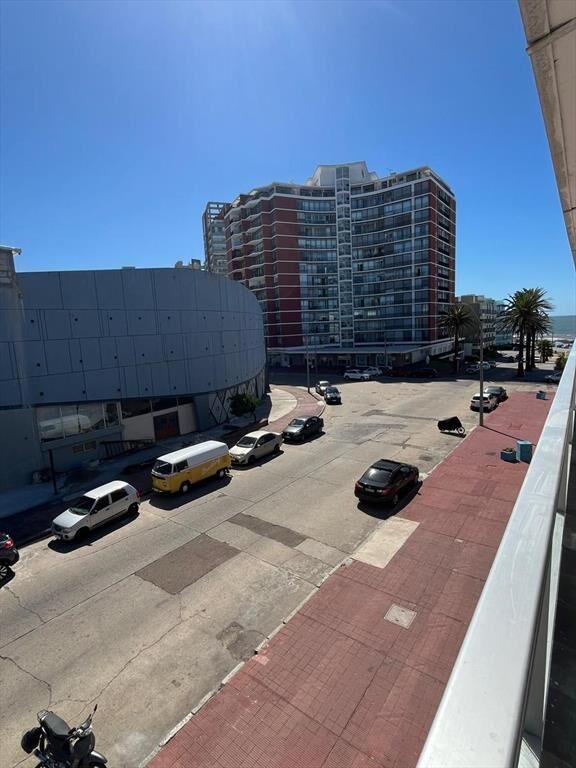 APARTAMENTO EN ALQUILER ANUAL EN PENÍNSULA - 1 DORMITORIO C