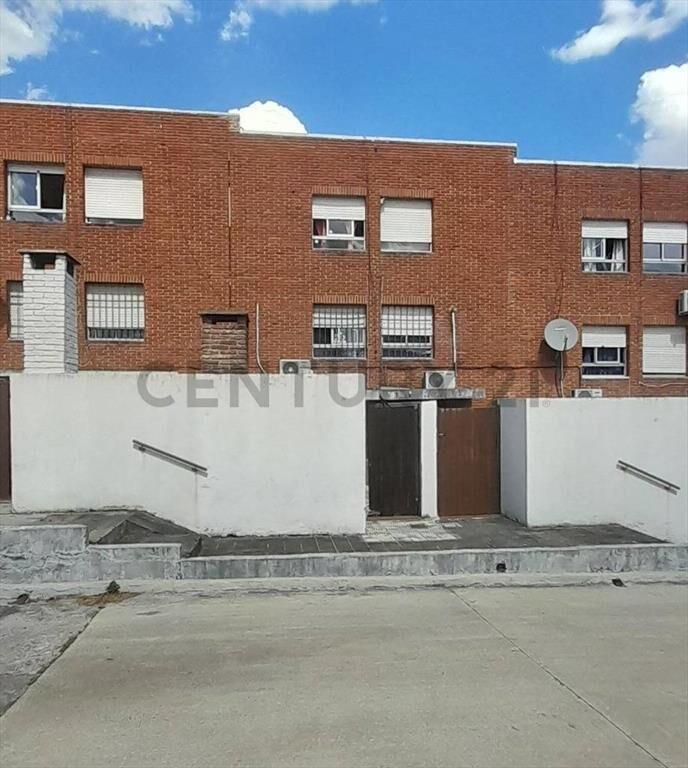 Dúplex/3 Dormí/ 2 baños/Cochera/ Estufa leña/Parri/Bajos ...