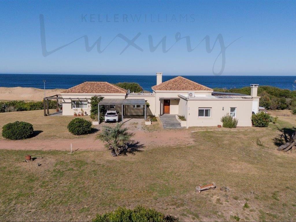 Venta de Casa Frente al Mar, 3 dormitorios,piscina, jacuzzi