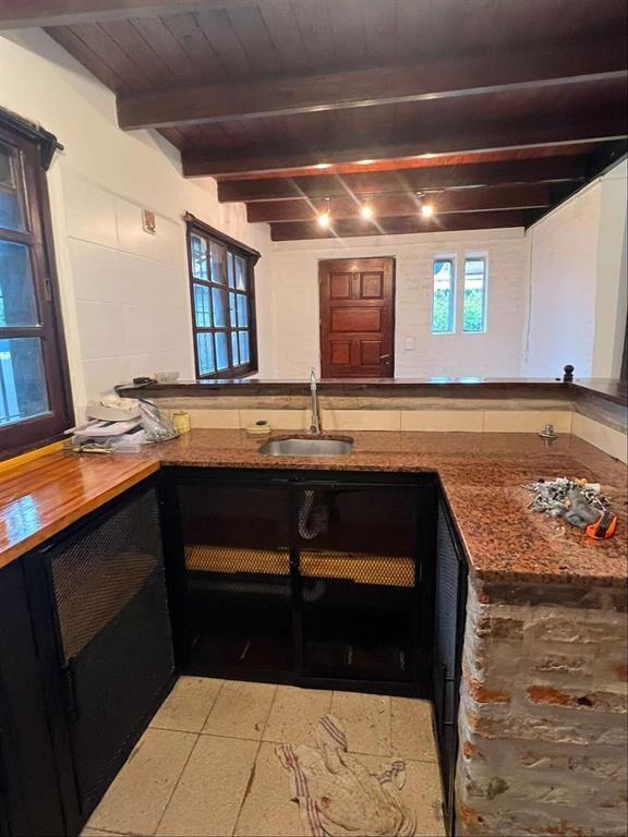 ALQUILER CASA TIPO DUPLEX UN DORMITORIO CON COCHERA