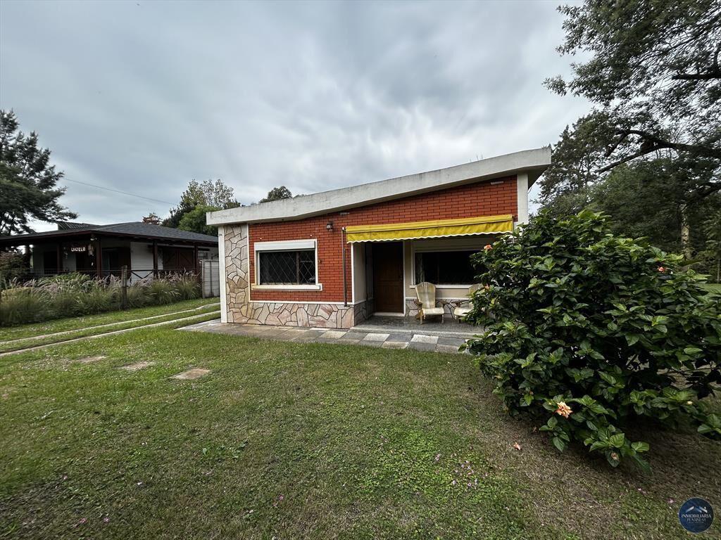 Casa en venta c/ cochera en La Floresta