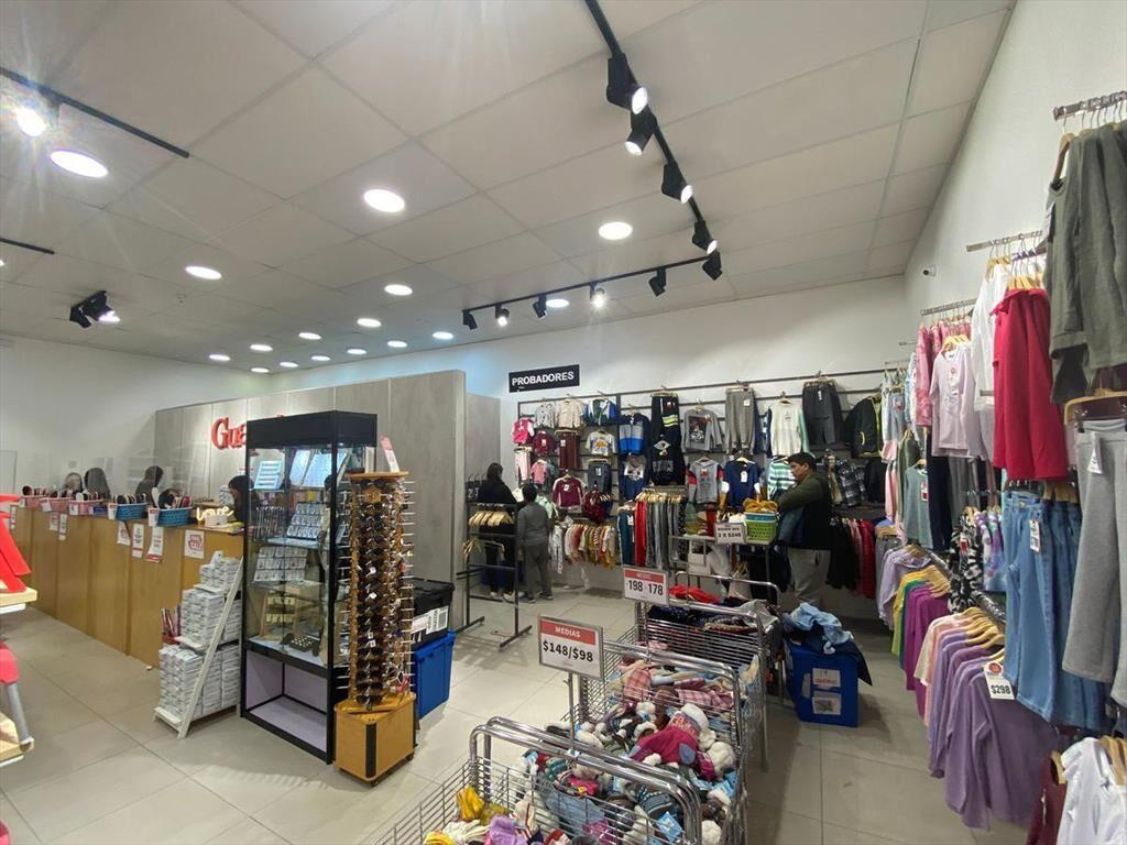 Local - Gran Local comercial en Ituzaingo casi peatonal Sar